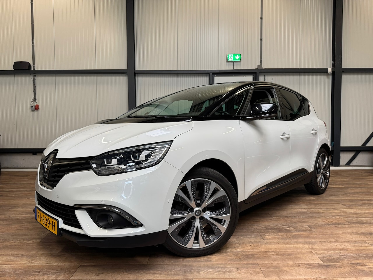 Renault Scénic - 1.2 TCe Collection / NAVI / CAMERA / CRUISE / 20" Wielen / - AutoWereld.nl