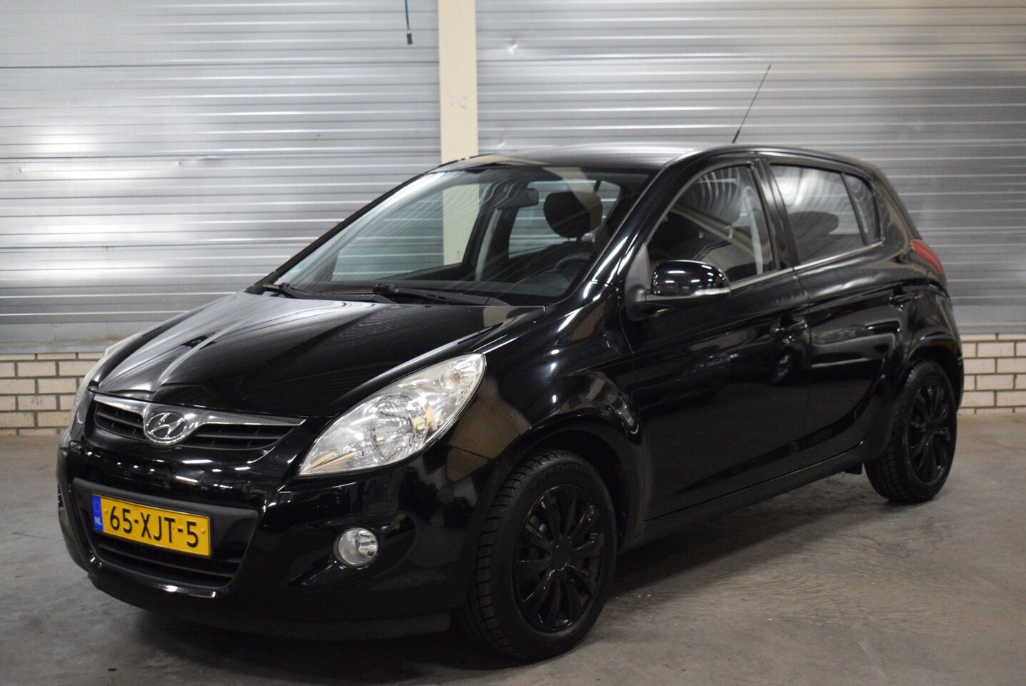 Hyundai i20 - 1.2i Plus /CLIMATE CONTROL/PARKEERSENSOREN/TREKHAAK/BLEUTOOTH - AutoWereld.nl