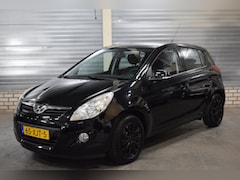 Hyundai i20 - 1.2i Plus /CLIMATE CONTROL/PARKEERSENSOREN/TREKHAAK/BLEUTOOTH