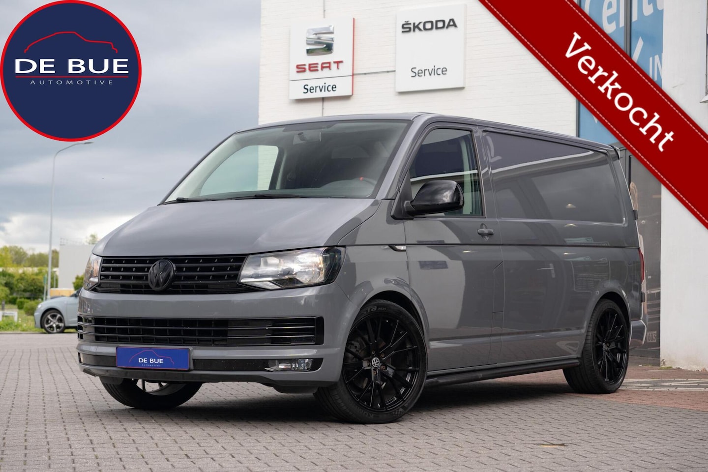 Volkswagen Transporter - T6 2.0 TDI L1H1 Highline|Nardo Grey|CarPlay|Trekhaak|BTW|Perfect Onderhouden - AutoWereld.nl