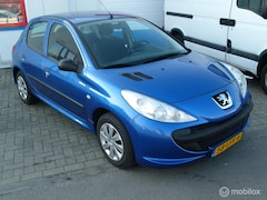 Peugeot 206 - 1.1 XR NIEUWE APK + STEEKPROEF RDW koude AIRCO