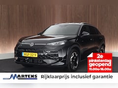 Volkswagen T-Roc - 1.5 eTsi 150pk DSG R-Line First Edition Trekhaak Camera Keyless Stoelverwarming Virtual Co