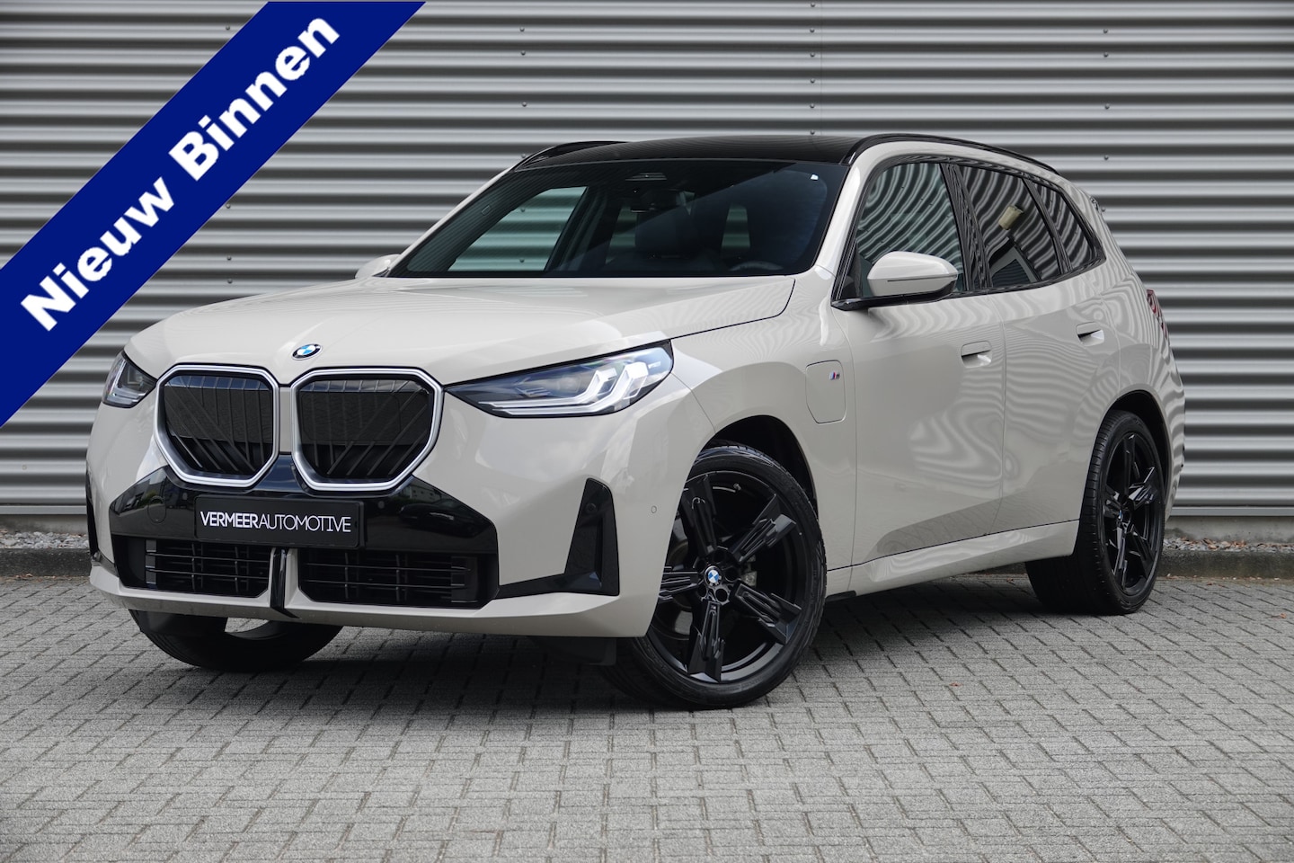 BMW X3 - 30e xDrive M Sport | Panodak | Trekhaak | Driving Assistant | 21 Inch | Iconic Glow | - AutoWereld.nl