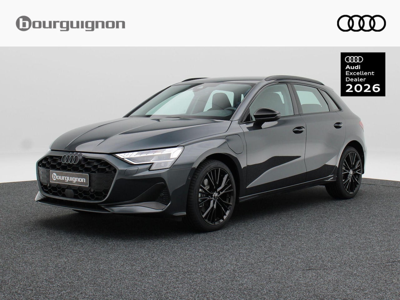 Audi A3 Sportback - Advanced edition 40 TFSI e | 204 PK | Zwart optiek | 17 inch velgen | Achteruitrij camera - AutoWereld.nl