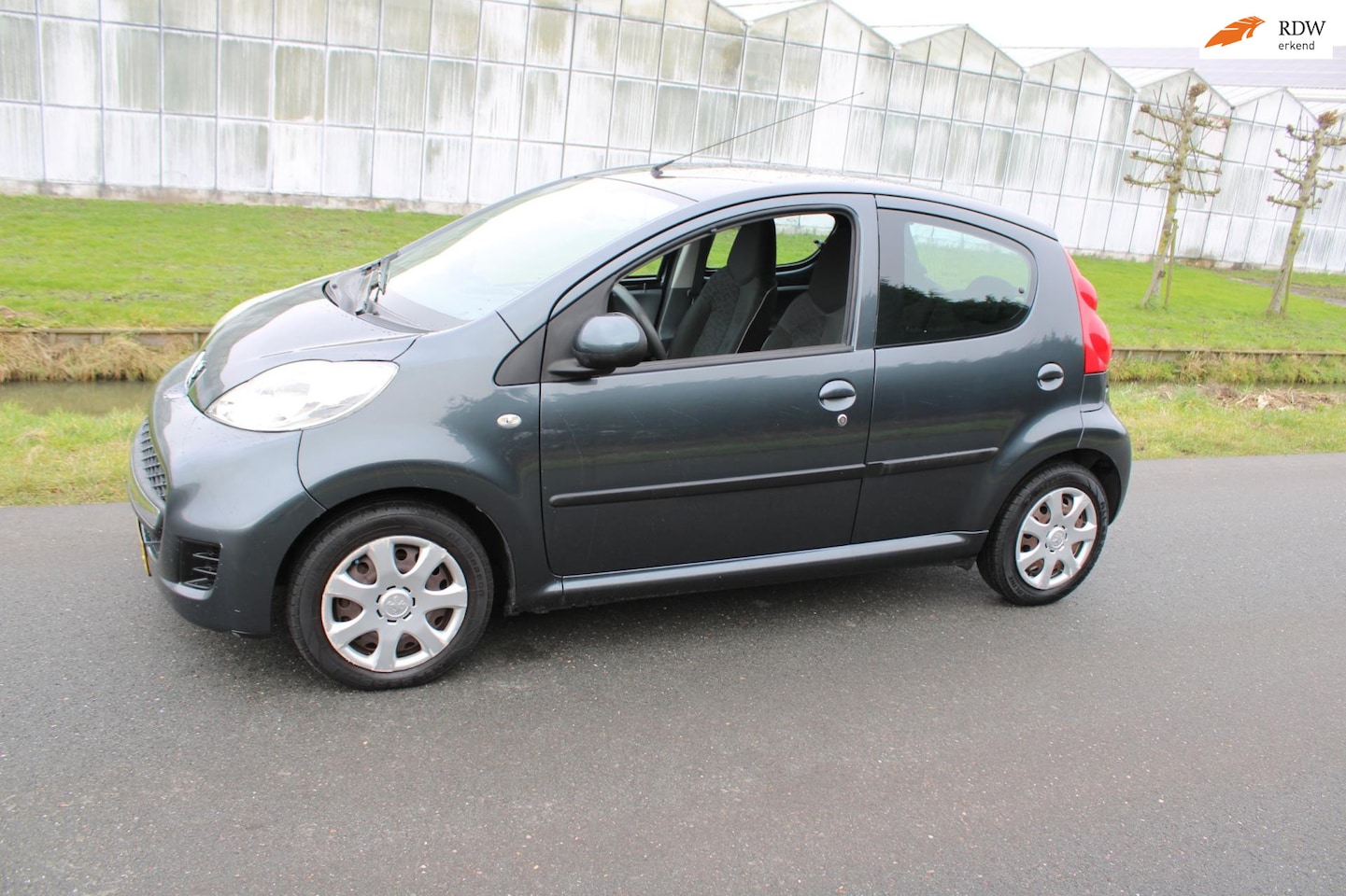 Peugeot 107 - 1.0-12V XS 5 Drs met Airco. - AutoWereld.nl