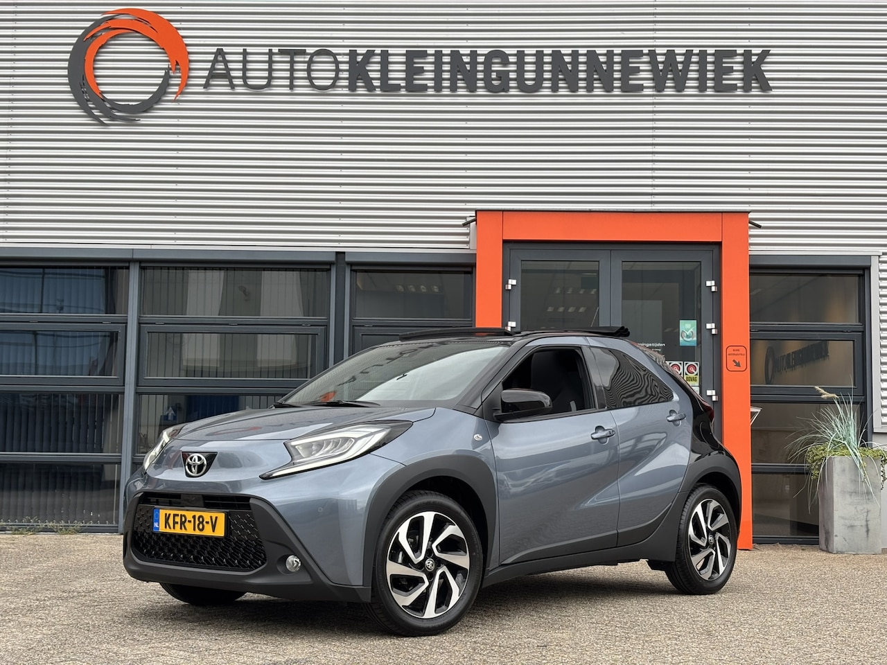 Toyota Aygo X - 1.0 VVT-i S-CVT Envy / Schuifdak / Stoelverwarming / Automaat / Cruise Control / Applecarp - AutoWereld.nl