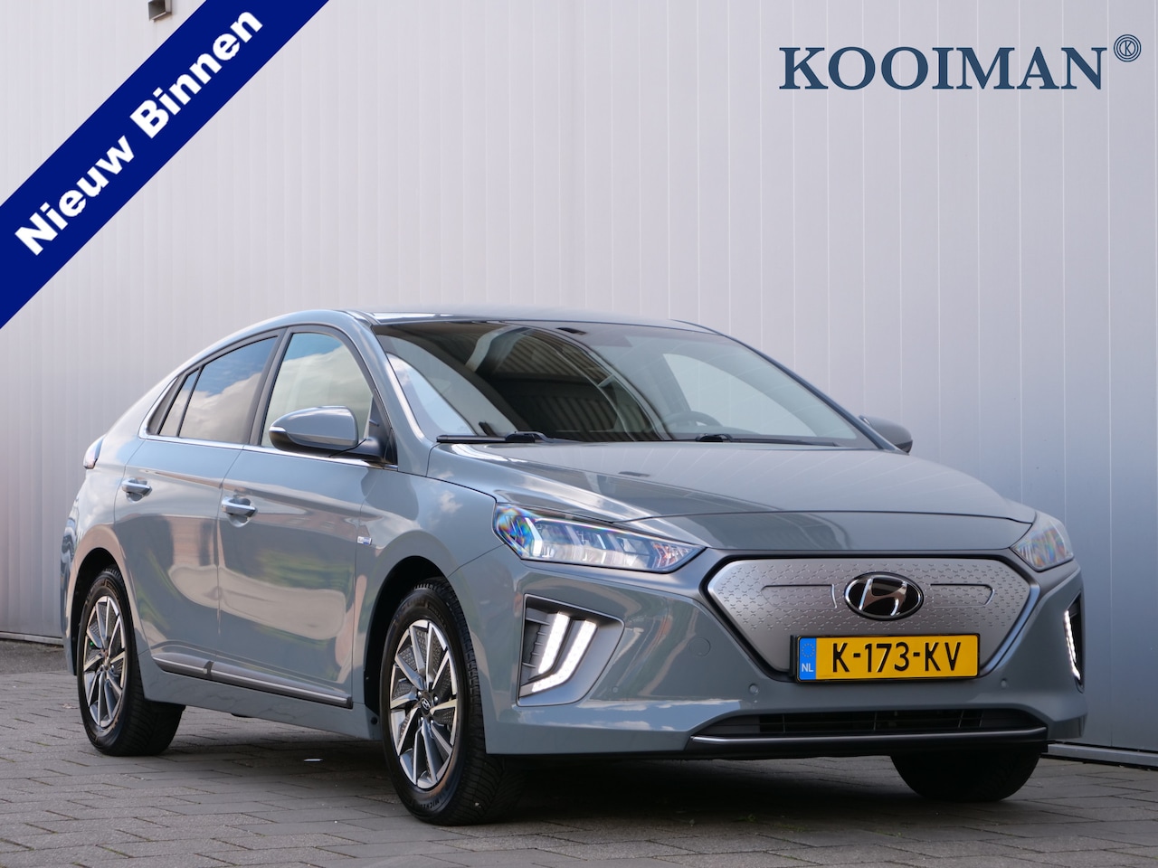 Hyundai IONIQ - Premium EV 38 kWh Automaat Stoelverwarming / Camera / LED / Navigatie / SOH 95,8 % - AutoWereld.nl