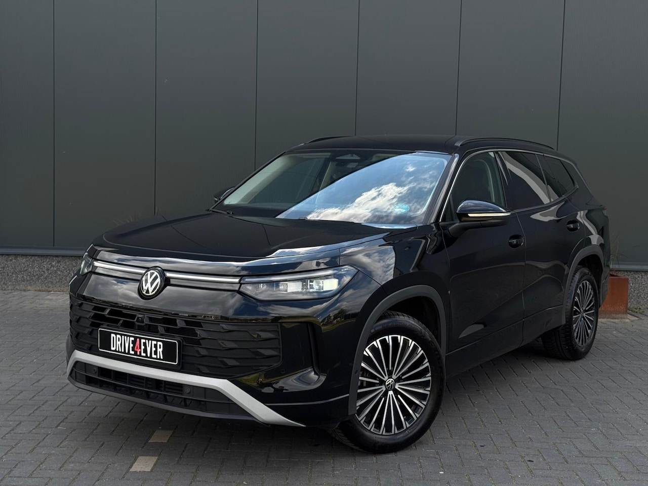 Volkswagen Tayron - 1.5 eTSI Life 7p GARANTIE BTW TREKHAAK 360 CAMERA LED IQ - AutoWereld.nl