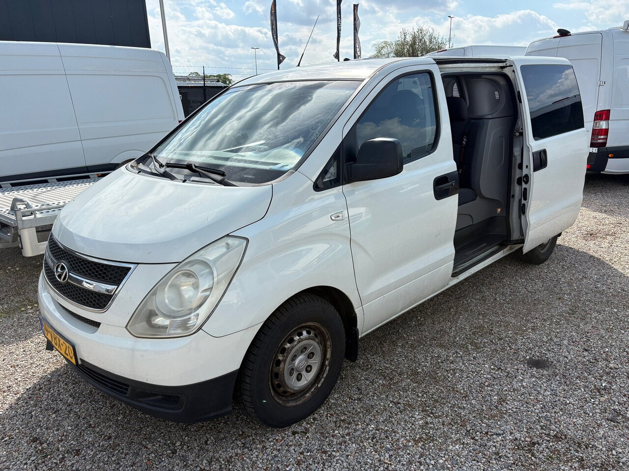Hyundai H 300 - 2.5 CRDi Dubbele Cabine Motor Defect - AutoWereld.nl