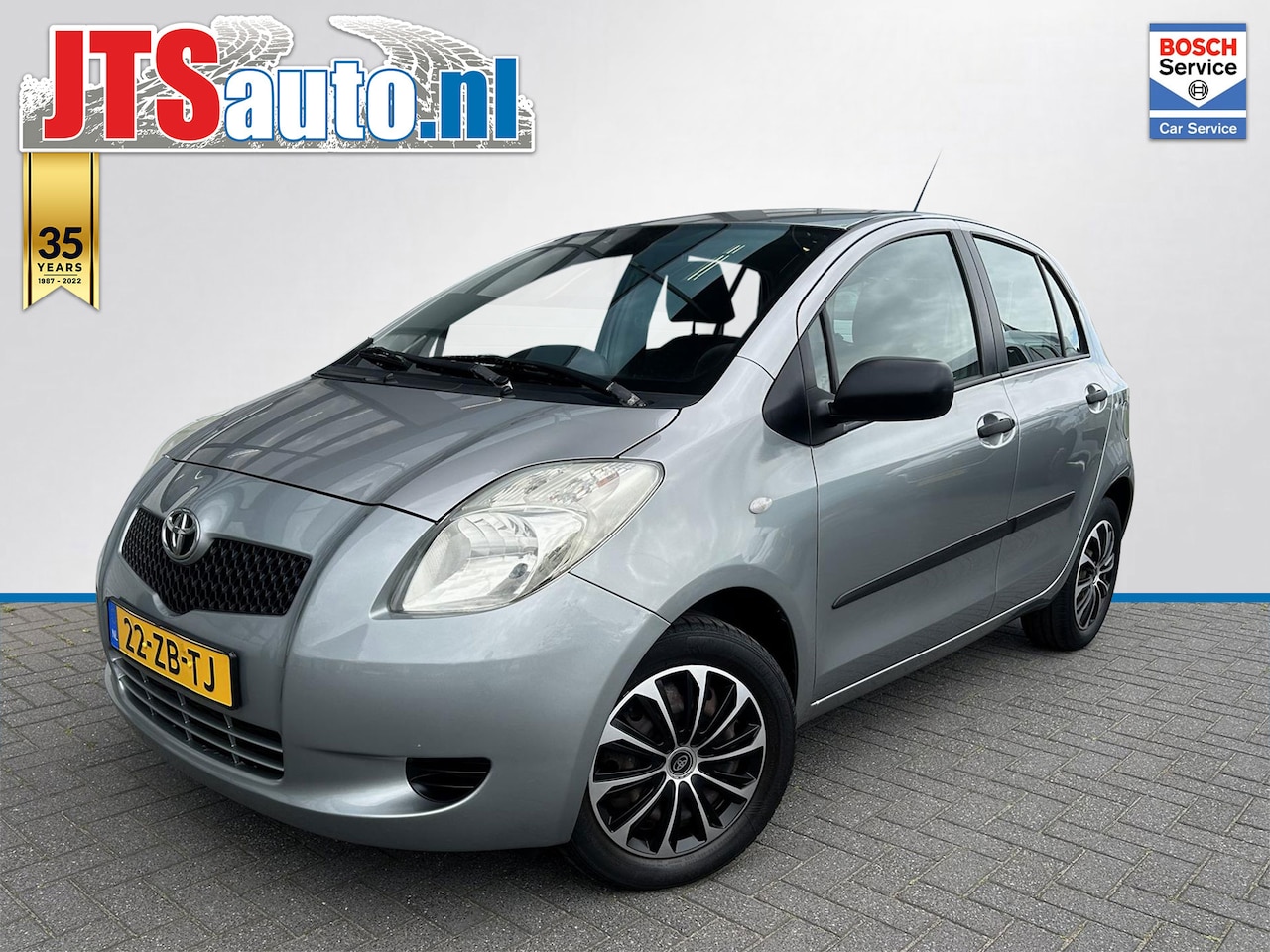 Toyota Yaris - 1.3 VVT-I 87pk 5-Deurs, Airco, Trekhaak - AutoWereld.nl