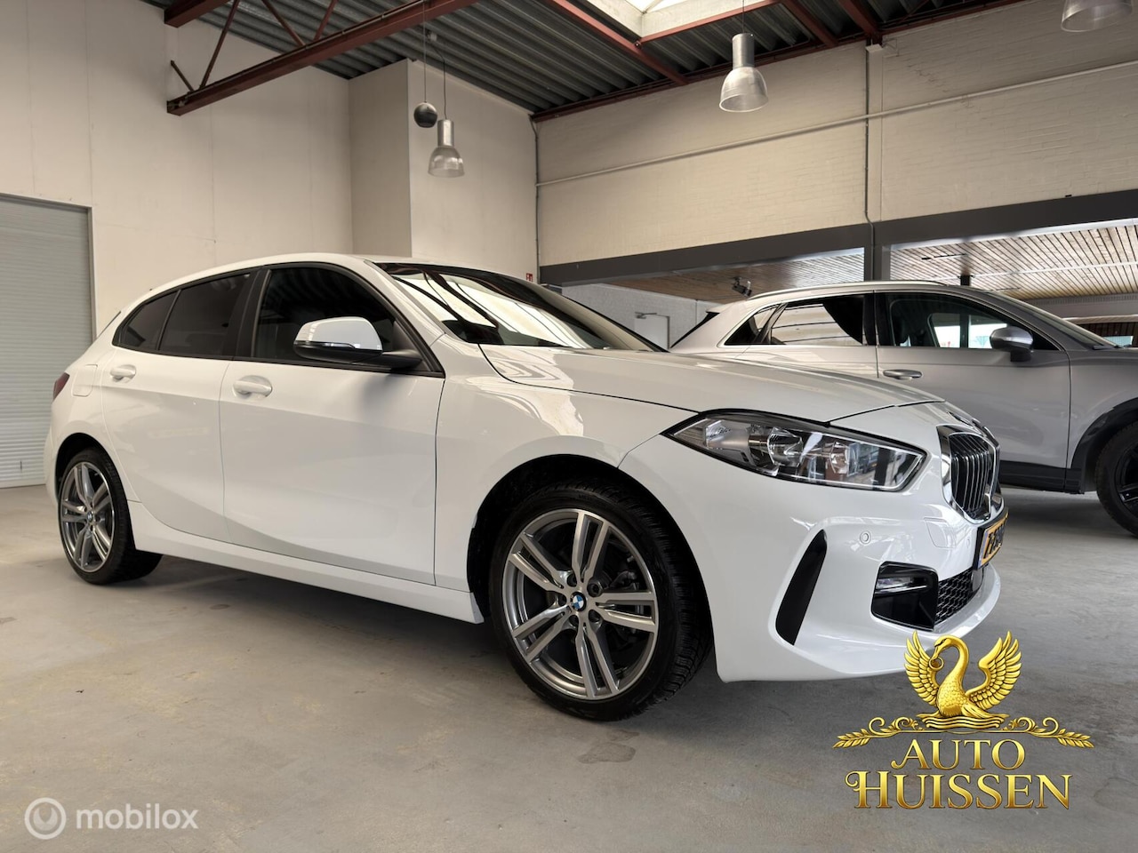 BMW 1-serie - 118i M Sport Edition Lage Kmstand Cruise PDC - AutoWereld.nl
