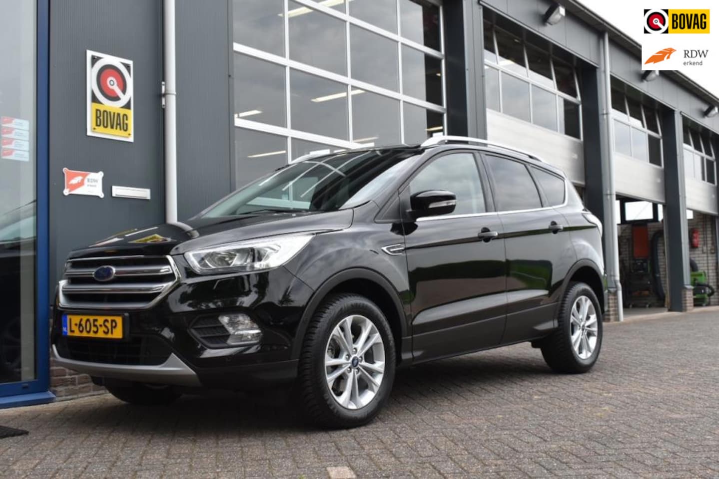 Ford Kuga - 1.5/150 pk Titanium - AutoWereld.nl