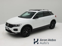 Volkswagen T-Roc - 1.5 TSI Sport Pano, Trekhaak, Camera, Stoelverwarming