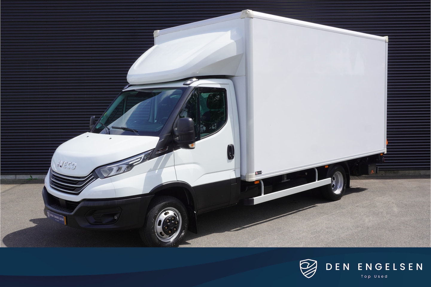 Iveco Daily - 3.0 180pk Automaat Dubbellucht Bakwagen NL-Opbouw Zijdeur Cruise control Navigatie Camera - AutoWereld.nl