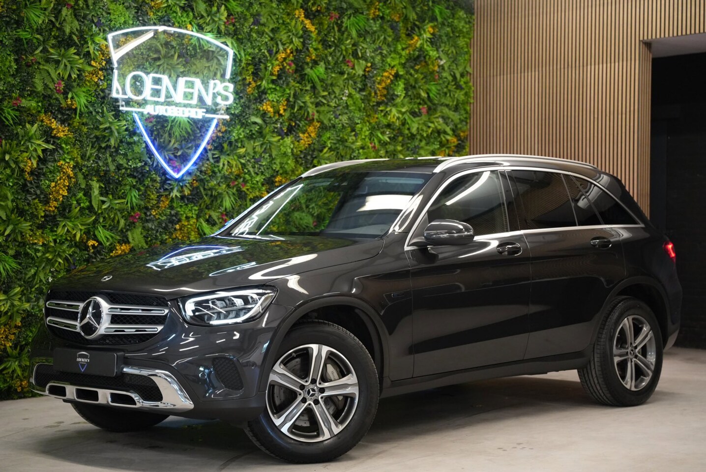 Mercedes-Benz GLC-klasse - 300e 4MATIC / Camera / CarPlay / Widescreen - AutoWereld.nl