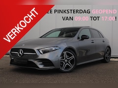 Mercedes-Benz A-klasse - 180 AMG Night Pakket Automaat Panoramadak Sfeerverlichting Keyless Half Leder Full LED 18