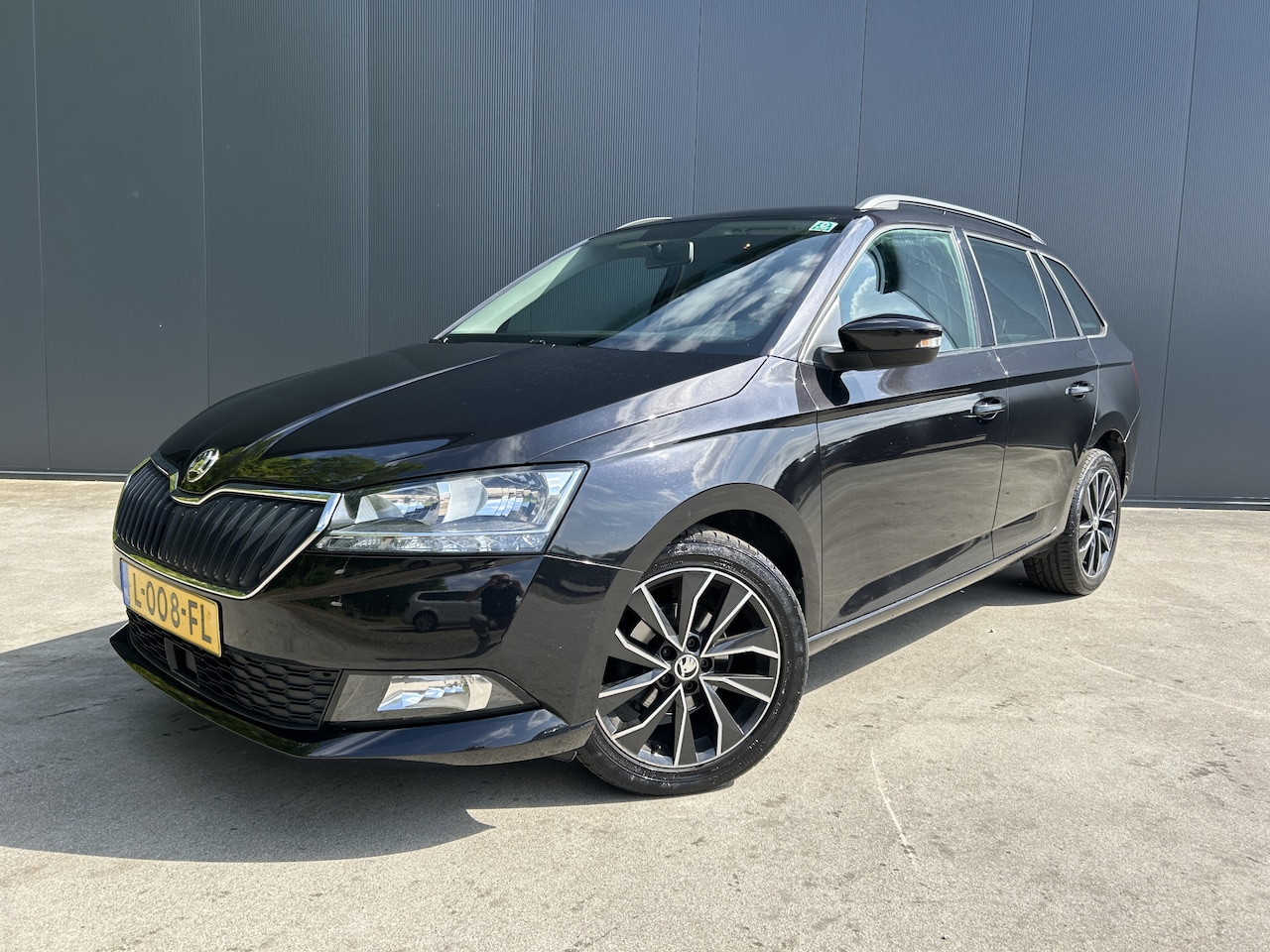 Skoda Fabia Combi - 1.0 TSI Ambition 1e EIGENAAR LED NAVI CRUISE ECC TREKHAAK - AutoWereld.nl