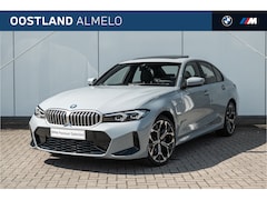 BMW 3-serie - 330e M Sport Automaat / Schuif-kanteldak / Trekhaak / Sportstoelen / Achteruitrijcamera /