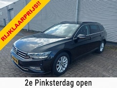 Volkswagen Passat Variant - 1.5 TSI Comfort Business Automaat, Carplay, cruise, wegklapbare trekhaak, navigatie, parke