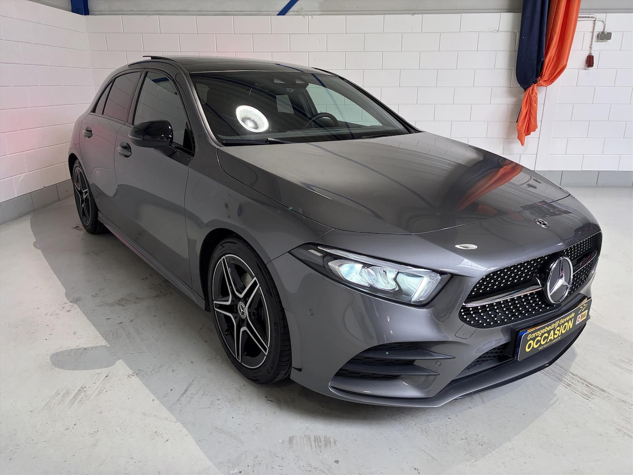 Mercedes-Benz A-klasse - A 180 136pk DCT7 AMG-Line, Pano, Sfeer, Widescreen, Camera - AutoWereld.nl