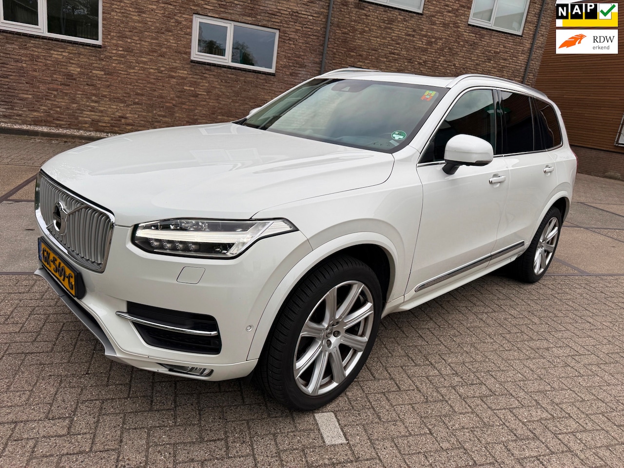 Volvo XC90 - 2.0 D5 AWD First Edition(( PANORAMADAK/7-PERSOONS))) - AutoWereld.nl