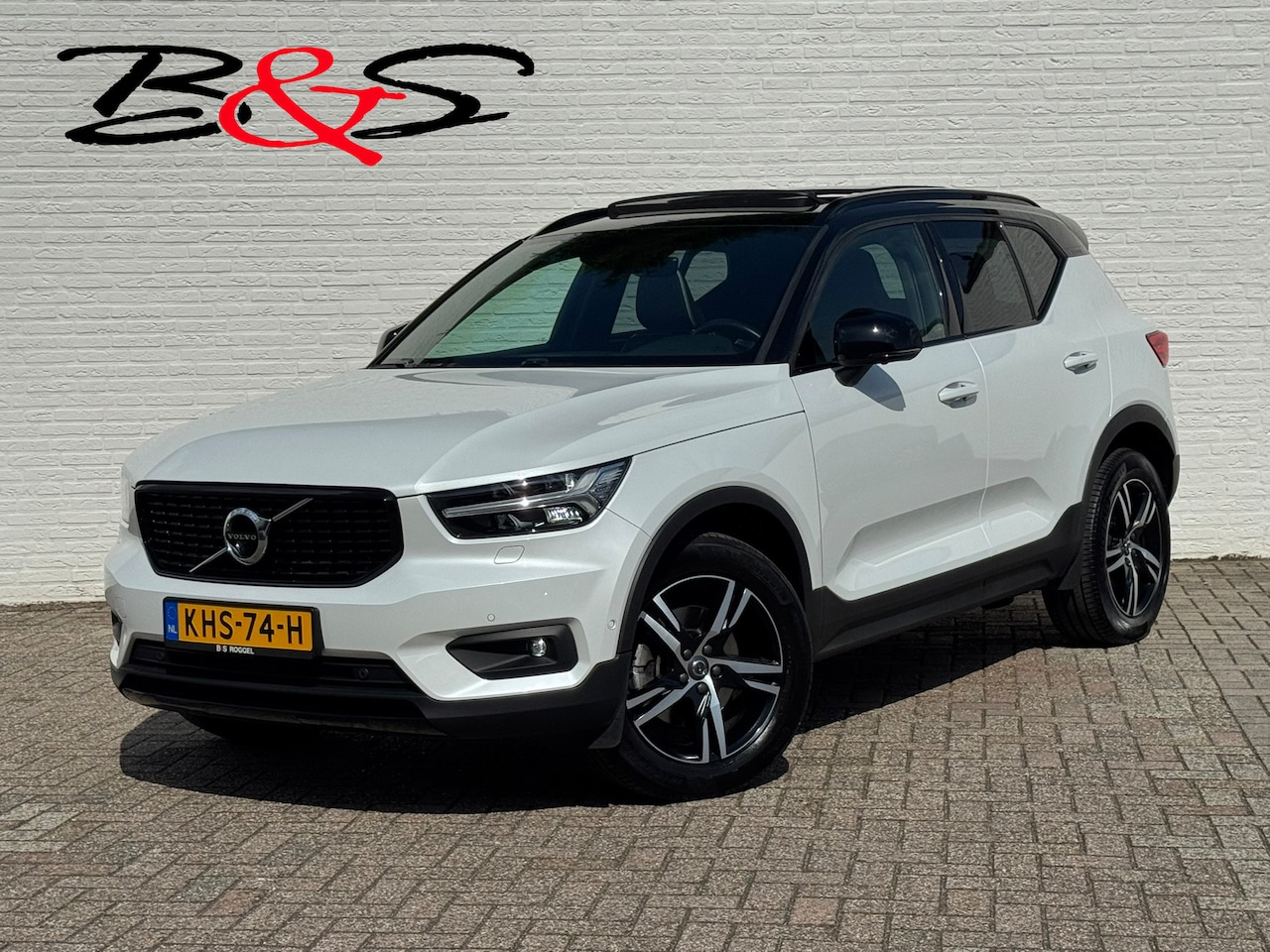 Volvo XC40 - 2.0 T4 AWD Inscription R-Design Pano Camer carplay Trekhaak Navi - AutoWereld.nl