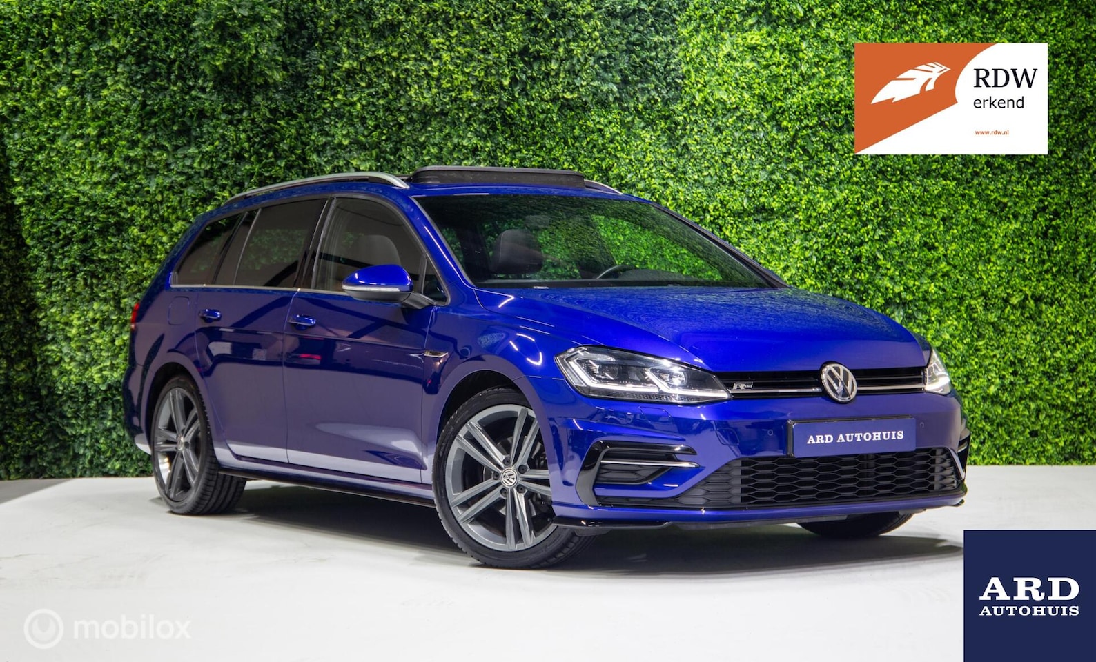 Volkswagen Golf - 1.5 TSI DSG R-Line|Pano|Stoelv.|Trekh.|Keyl. - AutoWereld.nl