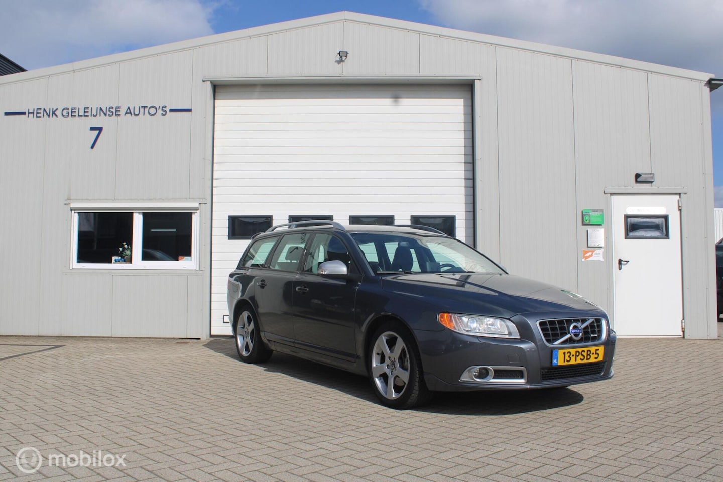 Volvo V70 - 2.0T Momentum R-design/Automaat/Leer/Navi/APK/NAP - AutoWereld.nl