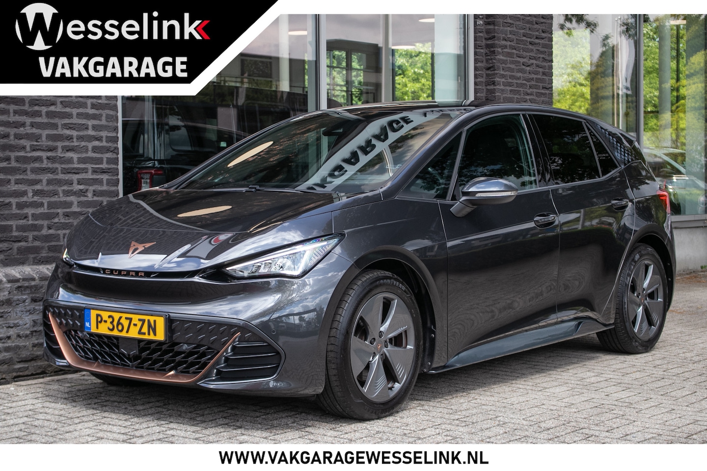 CUPRA Born - Essential 62 kWh | 18' Lmv | Apple Carplay | Pdc v+a | - AutoWereld.nl