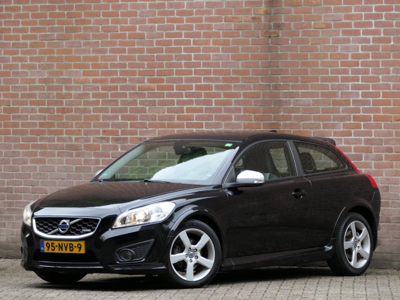 Volvo C30 - 1.6 R-Edition NAP / Lederen bekleding / Cruise Control - AutoWereld.nl