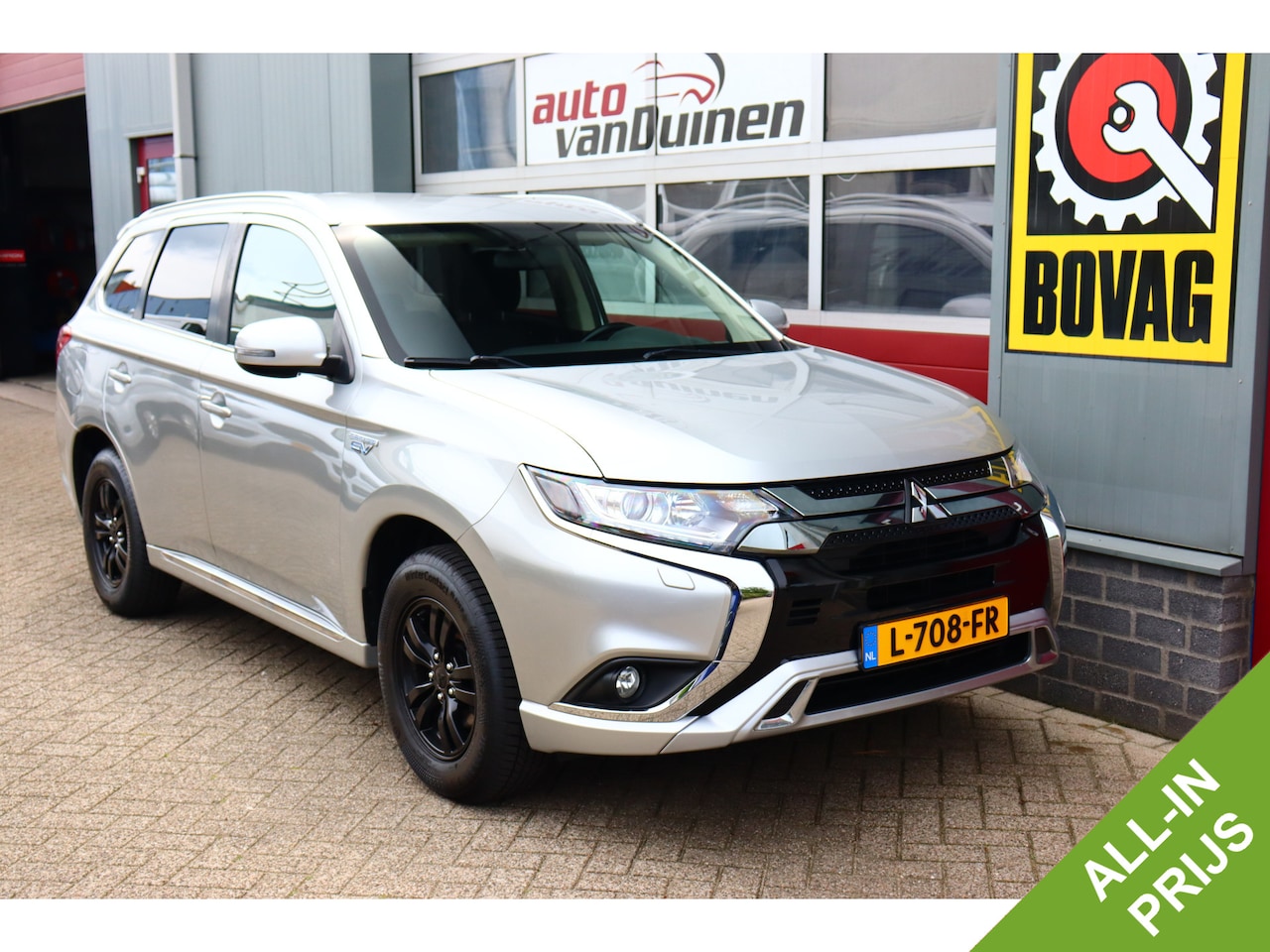 Mitsubishi Outlander - 2.4 PHEV Pure O.a: Haak, PDC, Camera, Keyless, Carplay, DAB, Etc. All-in prijs! - AutoWereld.nl