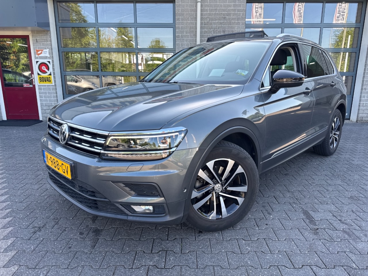 Volkswagen Tiguan - 1.5 TSI ACT Highline Business R |SCHUIFDAK|TREKHAAK| - AutoWereld.nl