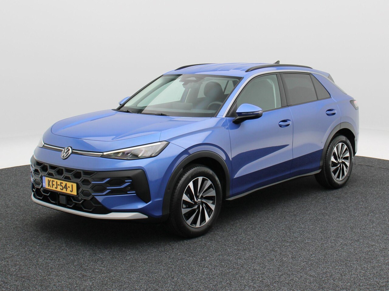 Volkswagen T-Roc - 1.5 eTsi Life First Edition | Trekhaak | Stoel- & Stuurverwarming | Dodehoek detectie | Ca - AutoWereld.nl