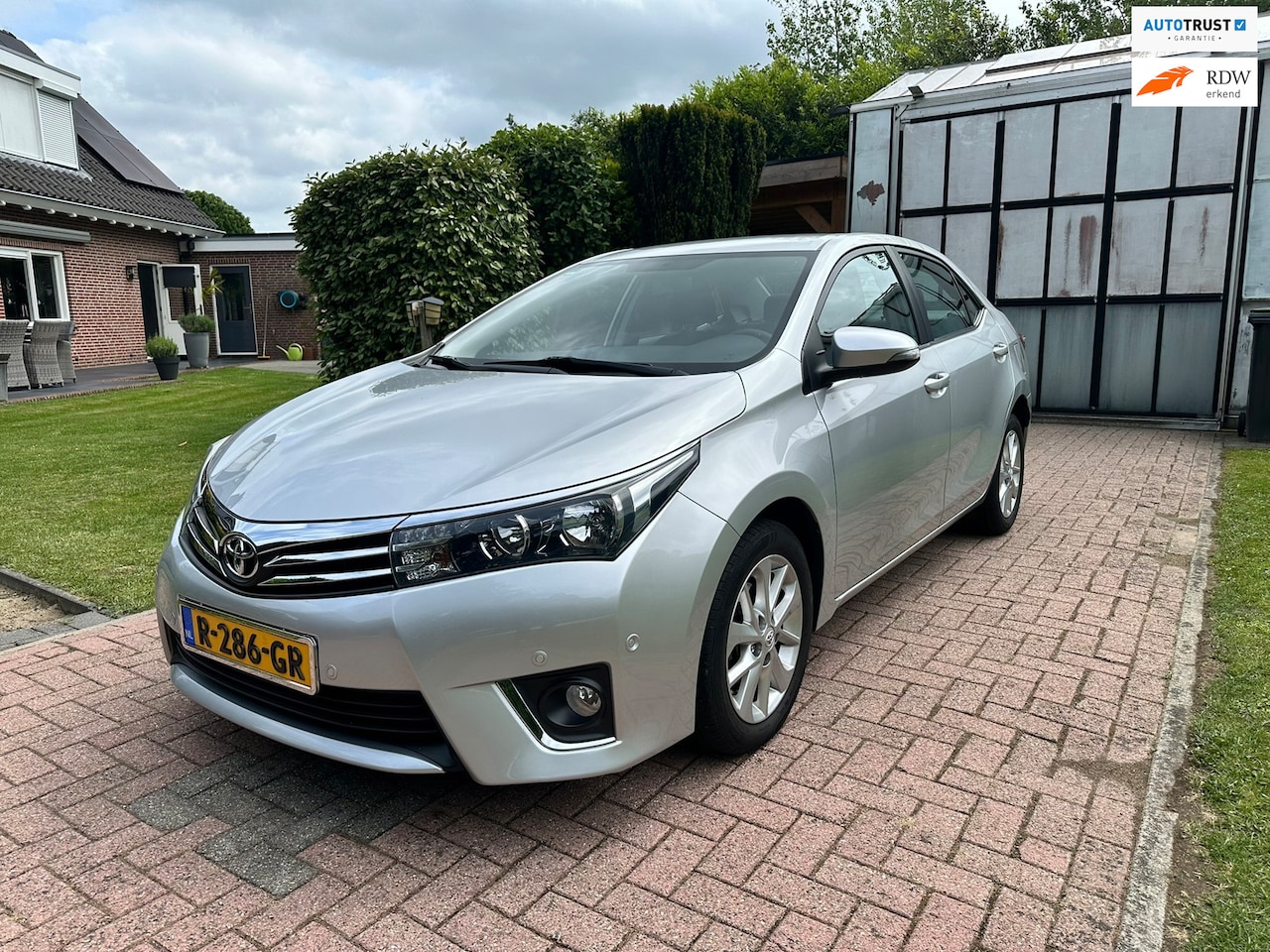 Toyota Corolla - Sedan Automaat Trekhaak - AutoWereld.nl