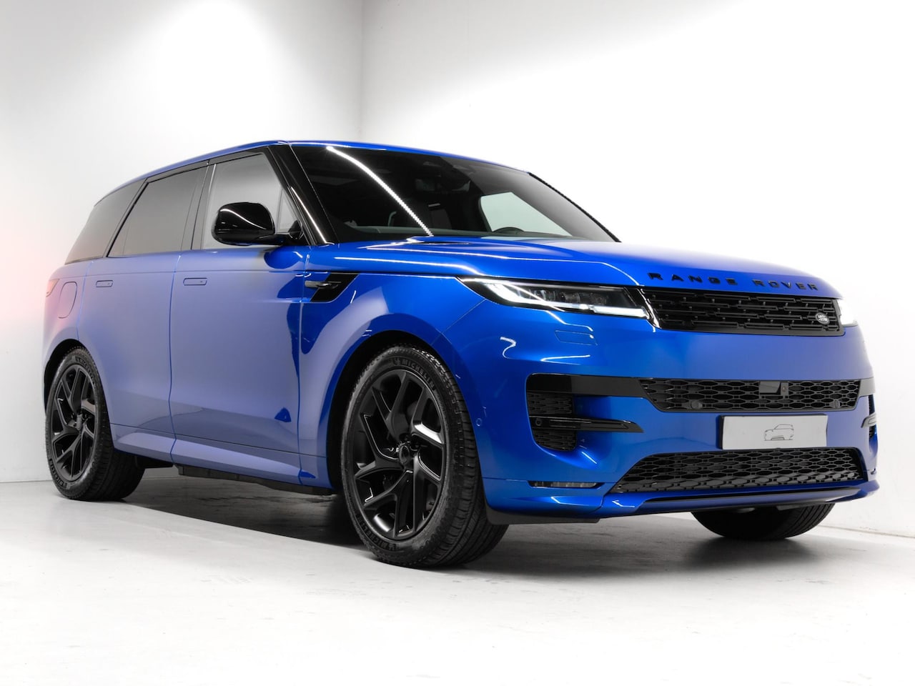 Land Rover Range Rover Sport - 3.0 P550e Autobiography PHEV SV Velocity Blue - AutoWereld.nl