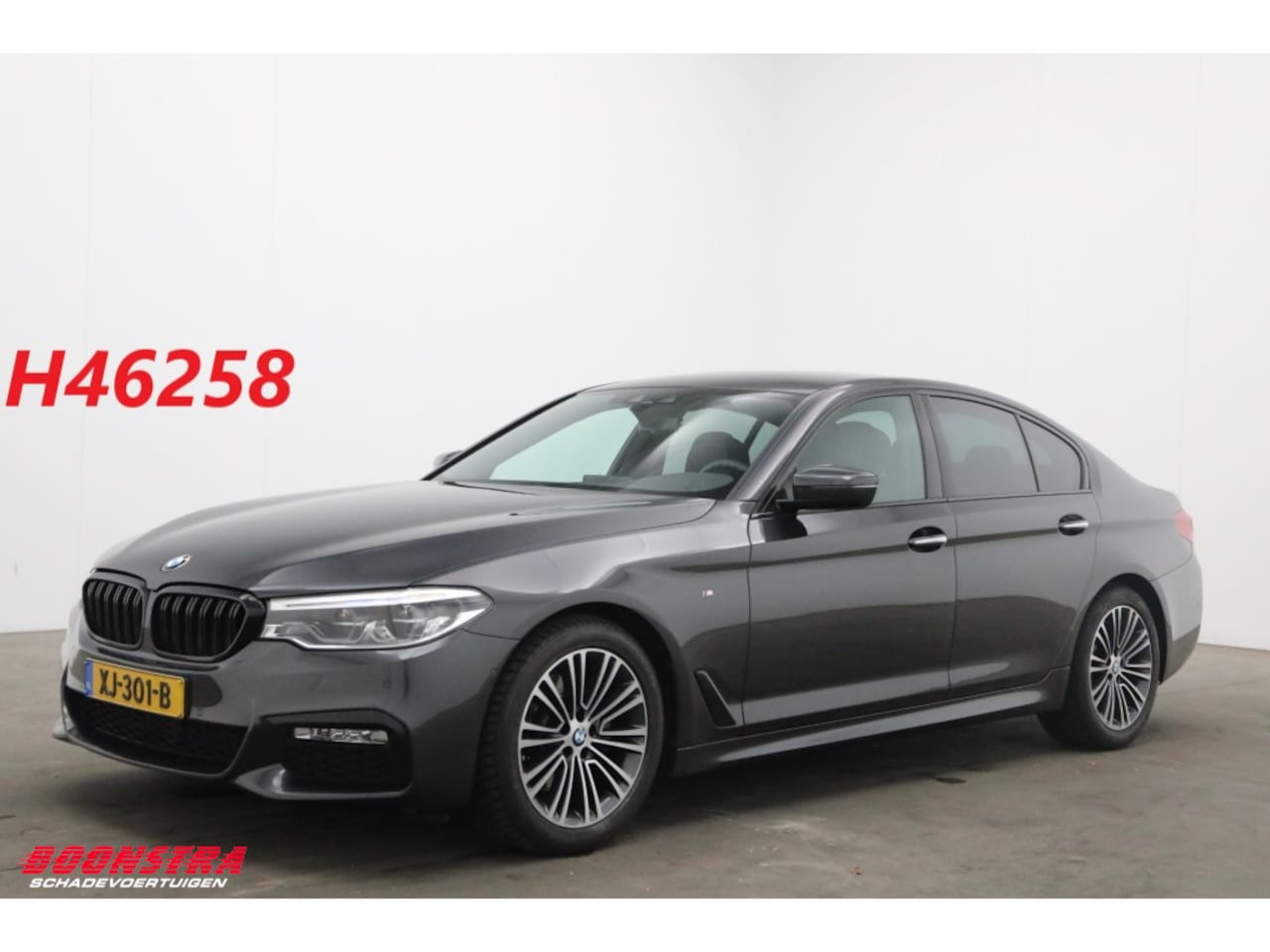 BMW 5-serie - 520i M-Sport LED Leder Memory Camera Cruise SHZ - AutoWereld.nl