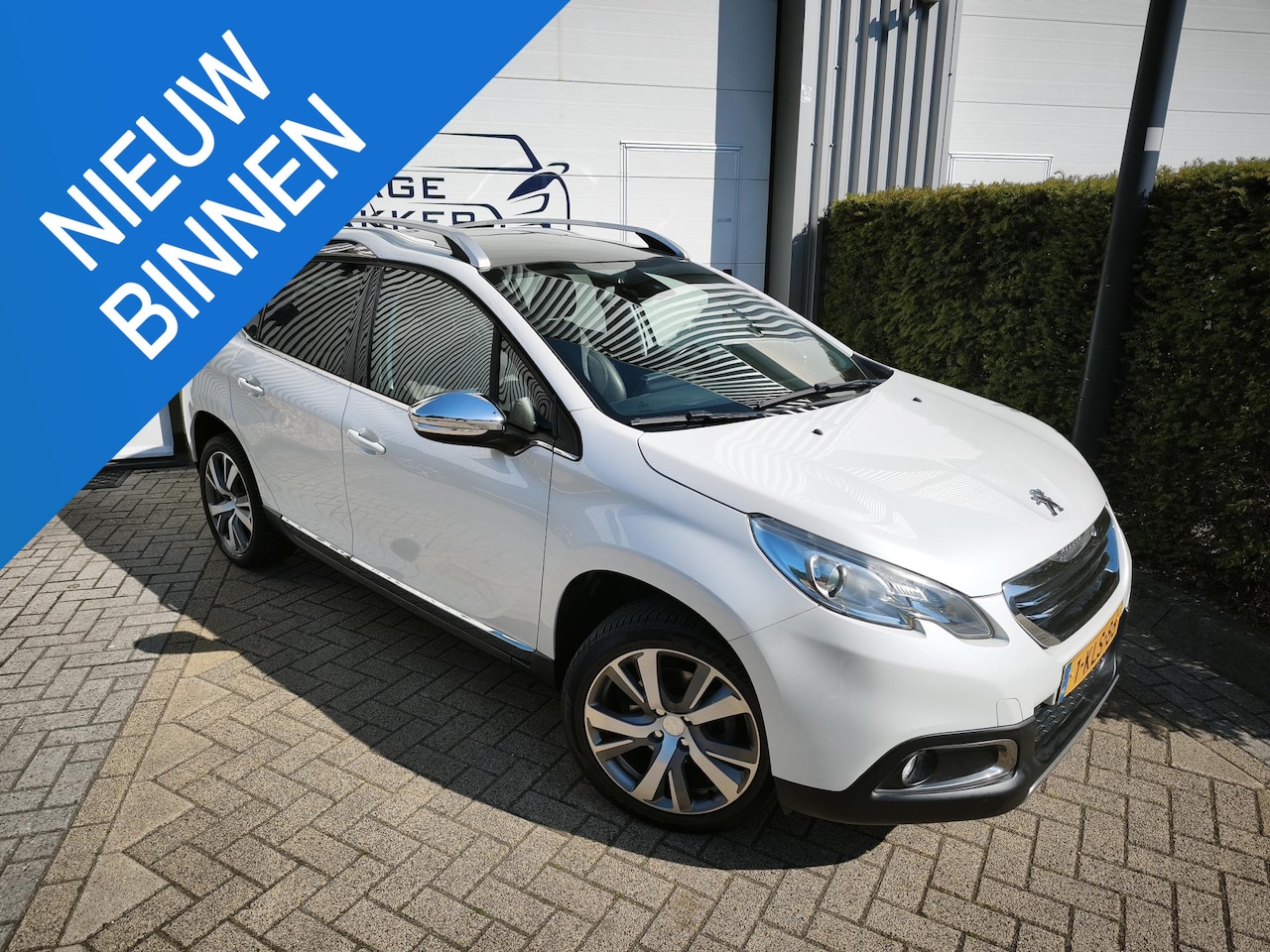 Peugeot 2008 - 1.6 VTi Féline Panorama Trekhaak Navigatie Airco - AutoWereld.nl