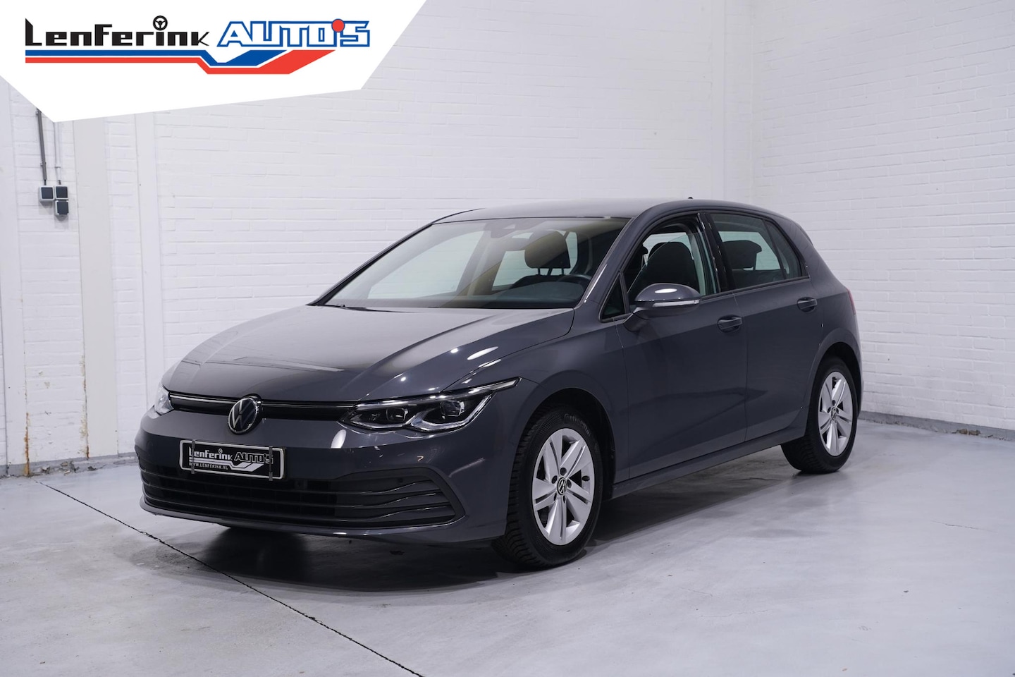 Volkswagen Golf - 1.0 eTSI Life Business Carplay Achteruitrijcamera ACC Navi Massagestoel 1e Eigenaar NAP - AutoWereld.nl