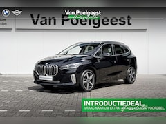 BMW 2-serie Active Tourer - 220i | Luxury Line | Trekhaak | Travel Pakket