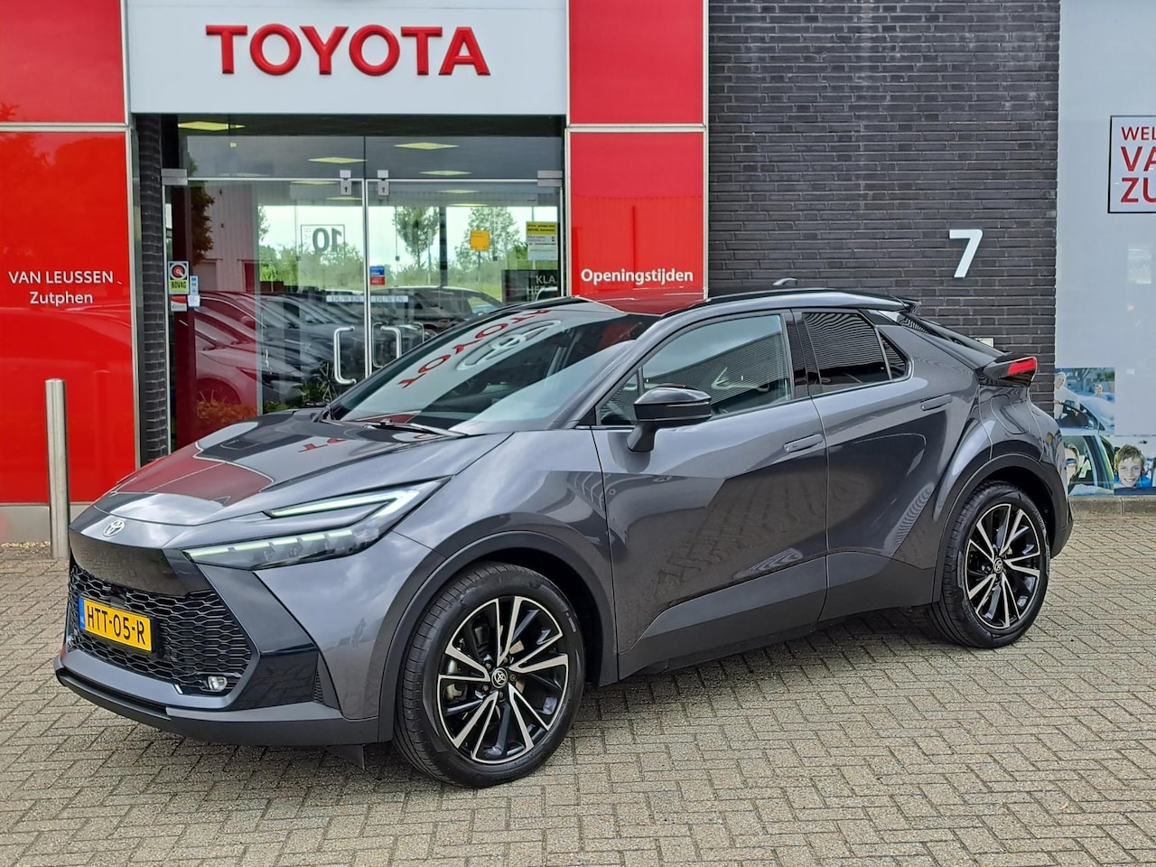 Toyota C-HR - 2.0 Plug-in Hybrid 220 Executive ELEKTRISCHE- ACHTERKLEP & STOELEN MET GEHEUGENFUNCTIE AMB - AutoWereld.nl