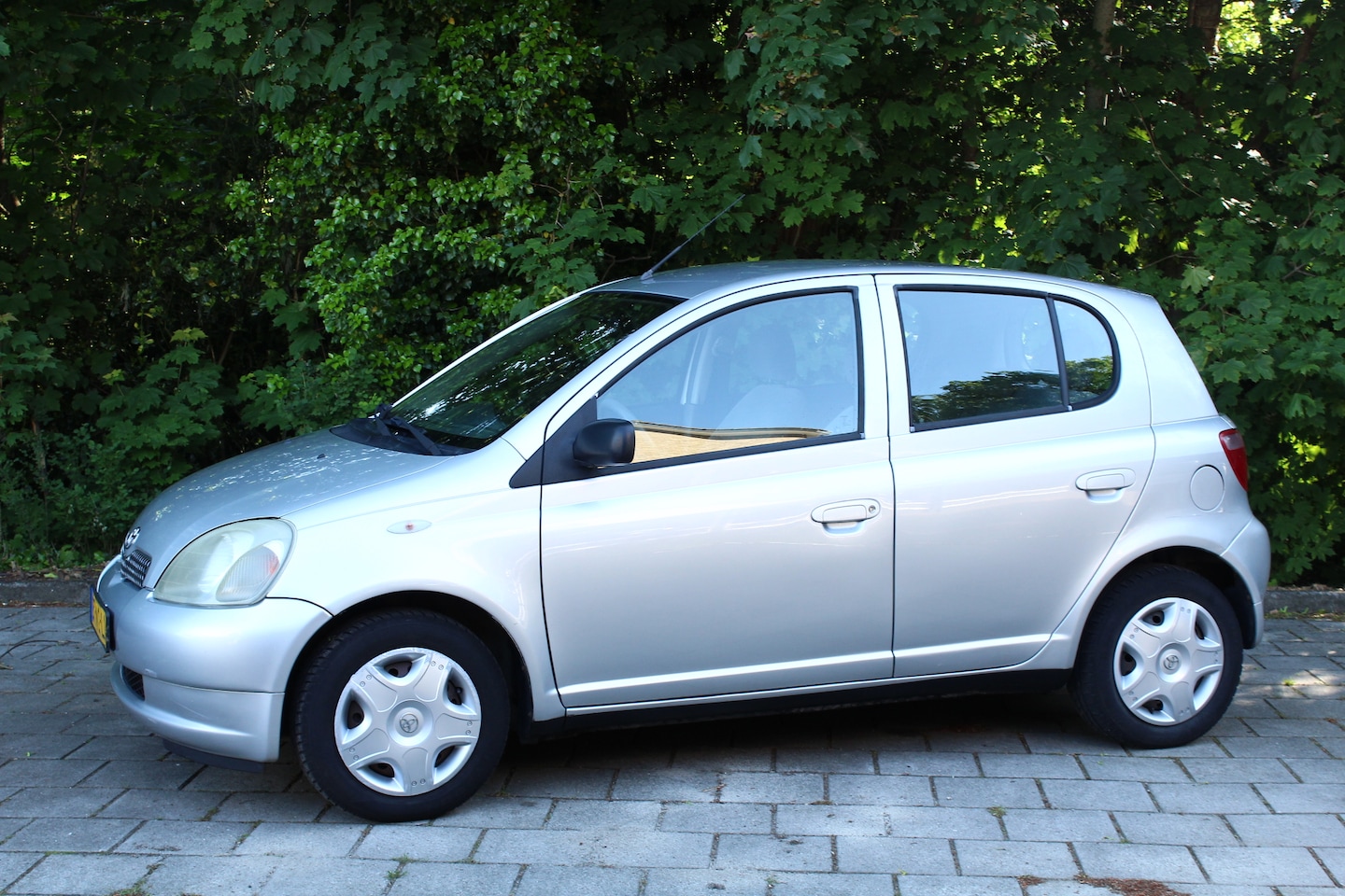 Toyota Yaris - 1.3-16V VVT-i Sol keurig autootje, APK nieuw! - AutoWereld.nl