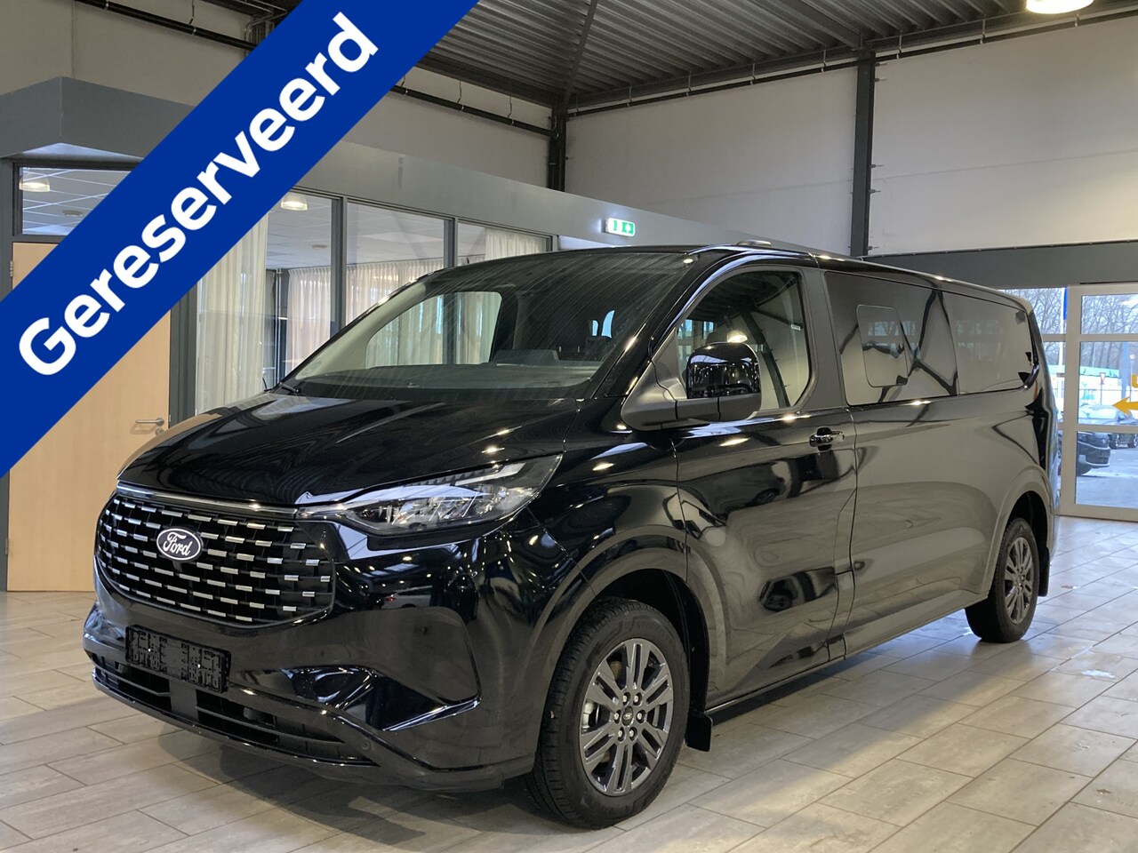 Ford Model T - Custom Titanium X 340 2.5 PHEV 233 pk L2 9 persoons | Elek. Trekhaak | Winter Pack | Camer - AutoWereld.nl