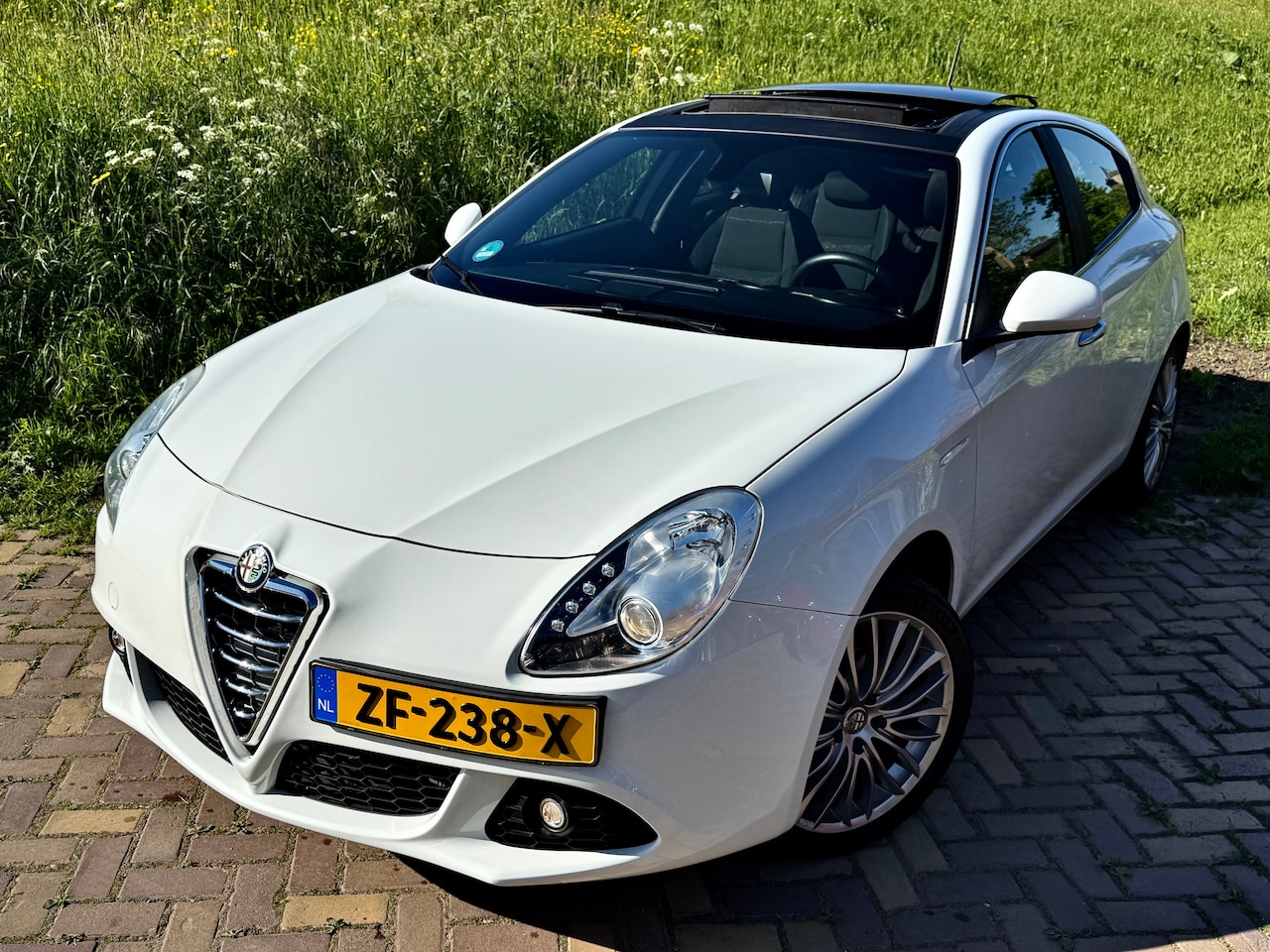 Alfa Romeo Giulietta - 1.4 T Distinctive - AutoWereld.nl