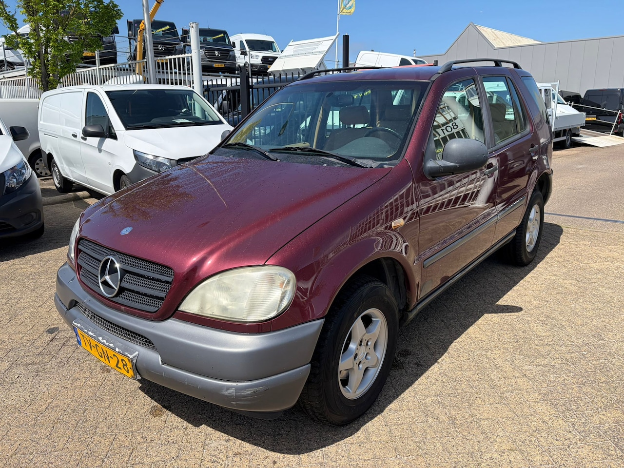 Mercedes-Benz ML-klasse - 320 6cil benzine automaat airco 4x4 - AutoWereld.nl