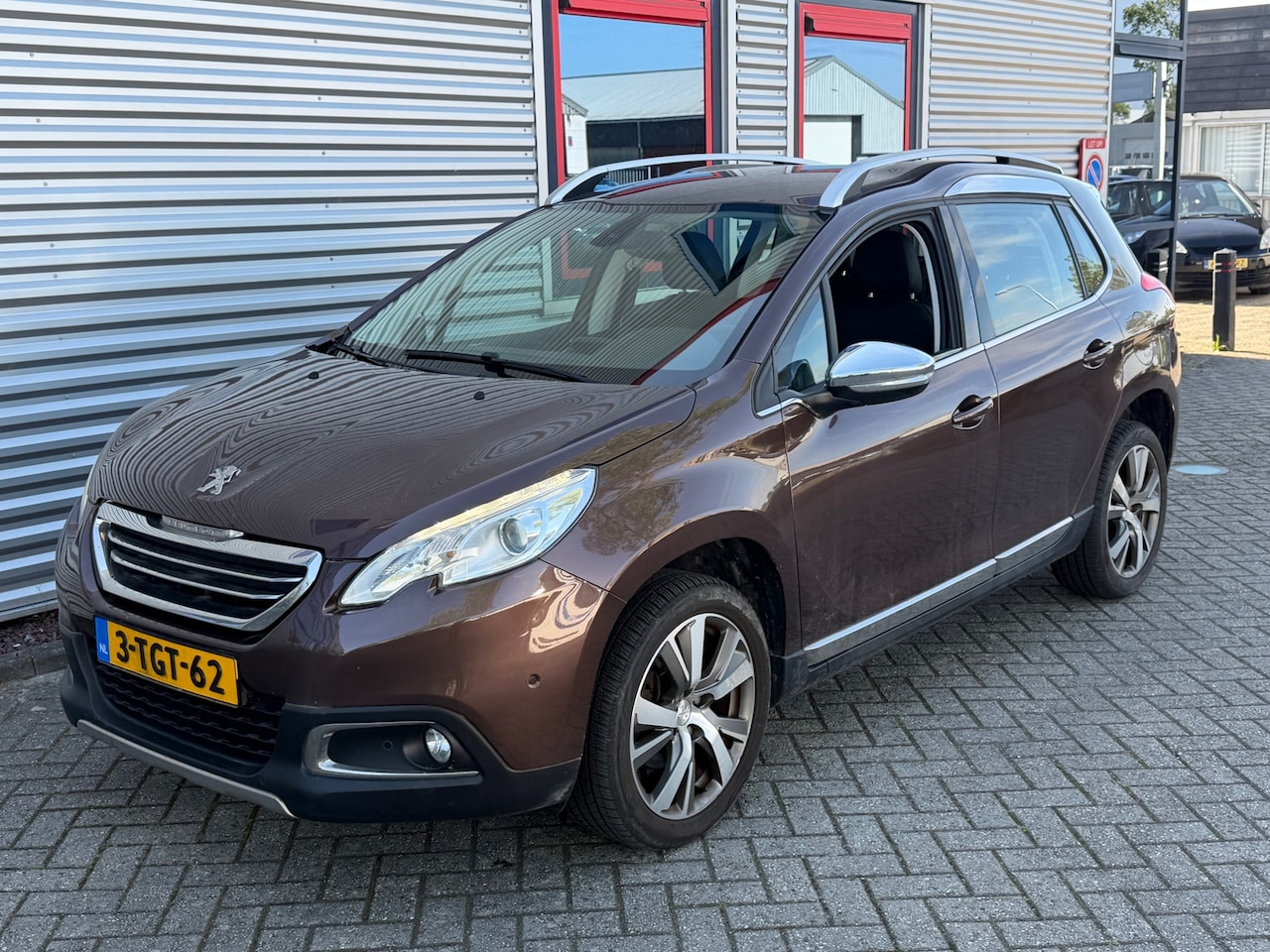 Peugeot 2008 - 1.6 e-HDi Allure 1.6 e-HDi Allure - AutoWereld.nl