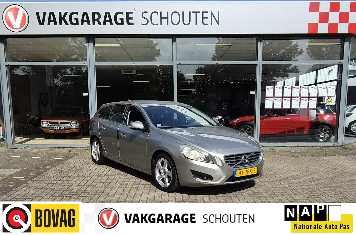 Volvo V60 - 1.6 T3 Kinetic 1.6 T3 Kinetic - AutoWereld.nl