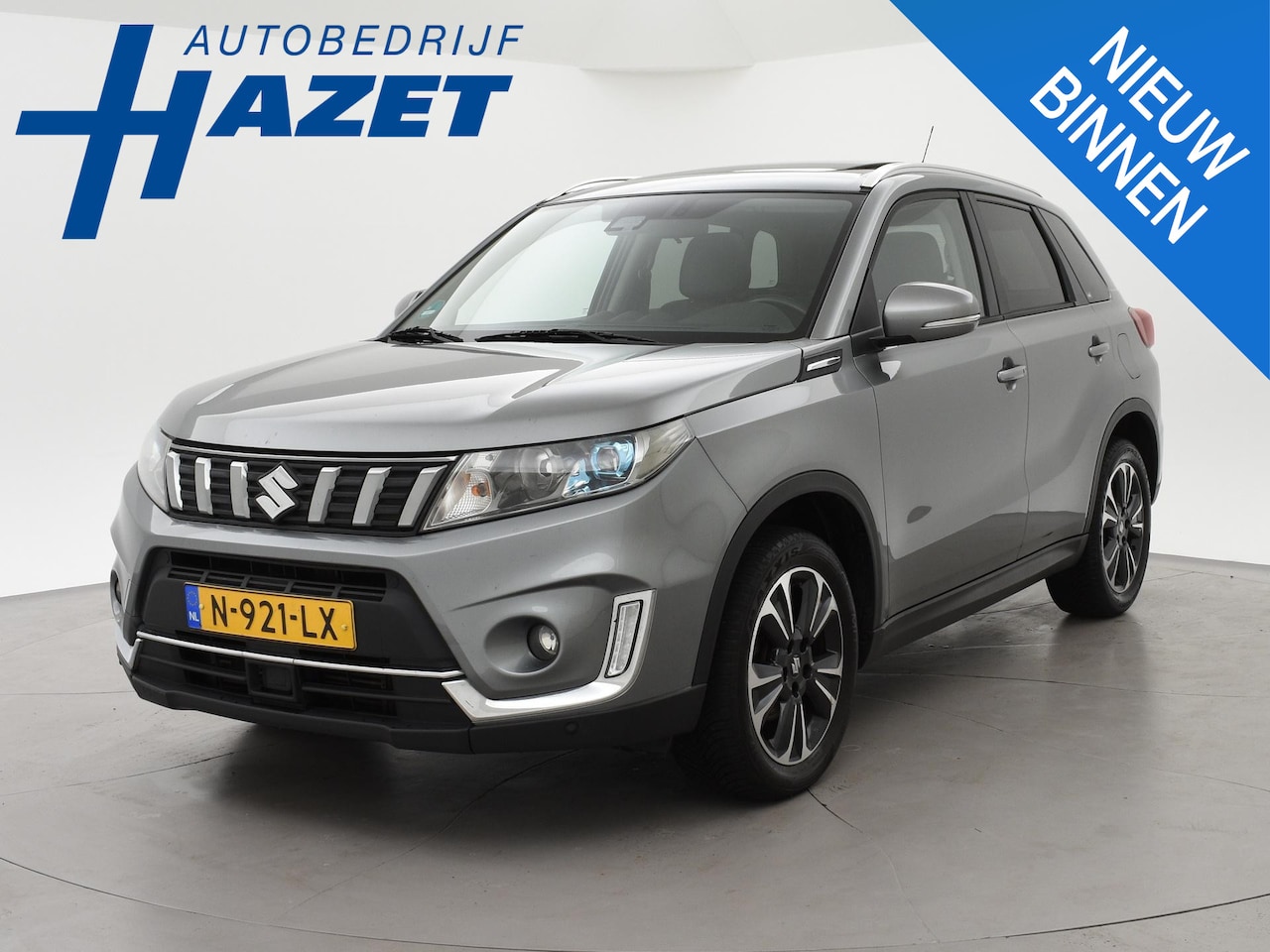 Suzuki Vitara - 1.4 140 PK BOOSTERJET ALLGRIP STIJL + TREKHAAK | PANORAMA | CARPLAY | ADAPTIVE CRUISE | CA - AutoWereld.nl