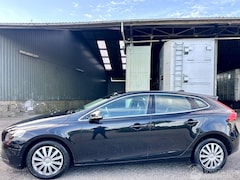Volvo V40 - V-40 1.6 T4 179pk automaat Summum - xenon - navi - camera - keyless - front + line + side