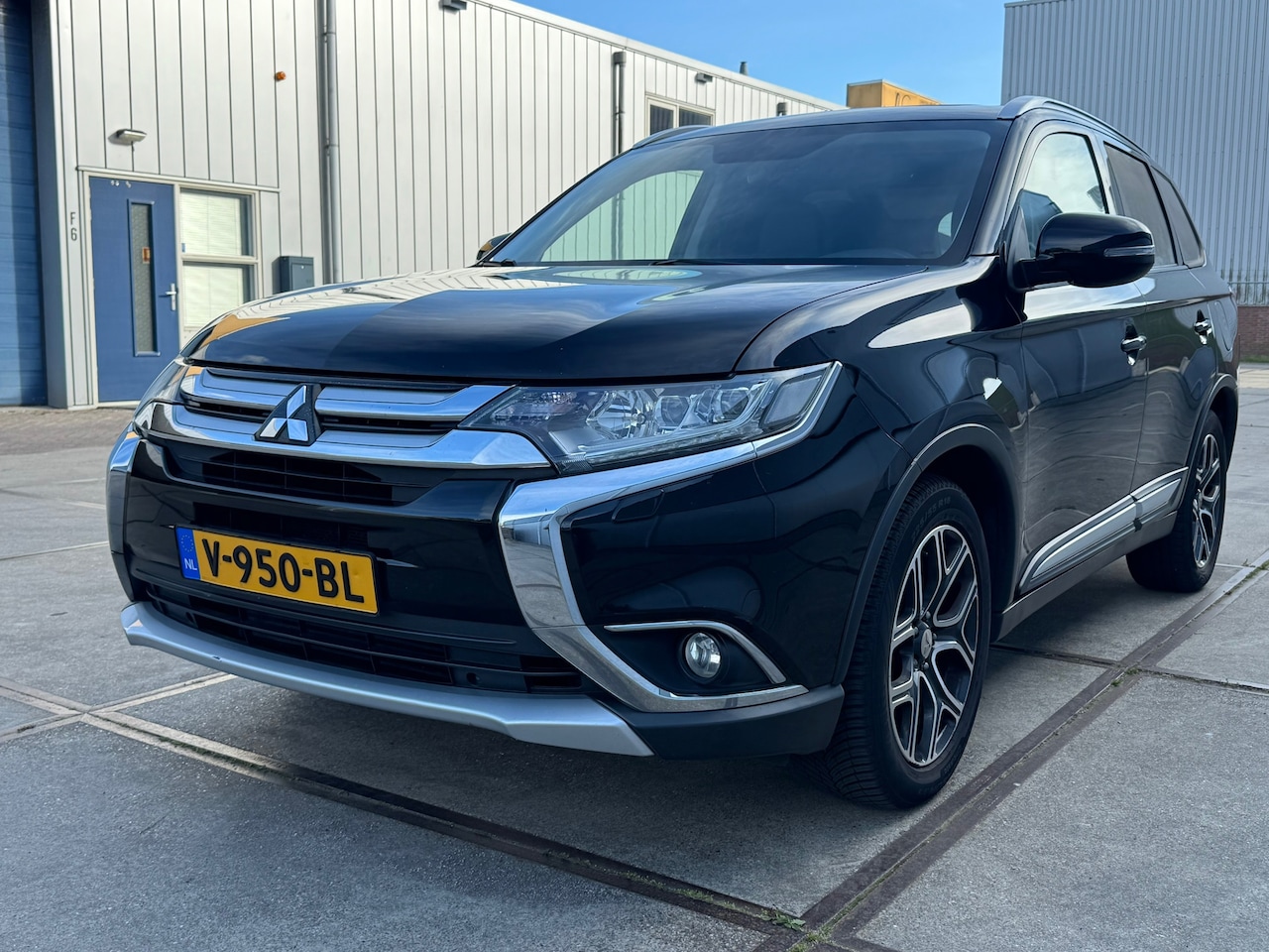 Mitsubishi Outlander - MITSUBISHI 2.2DI-D INSTYLE 7P AUT DPF FILTER VERSTOPT - AutoWereld.nl