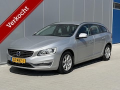 Volvo V60 - 1.6 D2 Momentum | Navi | Airco | Handgeschakeld